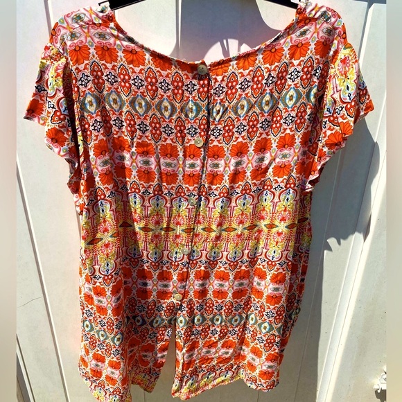 Cynthia Rowley Plus Size high low top with free bracelet! - Picture 2 of 8